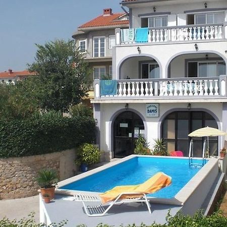 Apartments Villa Angela Đảo Krk Ngoại thất bức ảnh