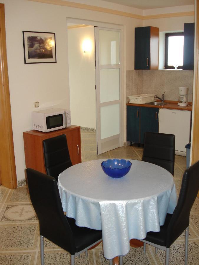 Apartments Villa Angela Đảo Krk Phòng bức ảnh